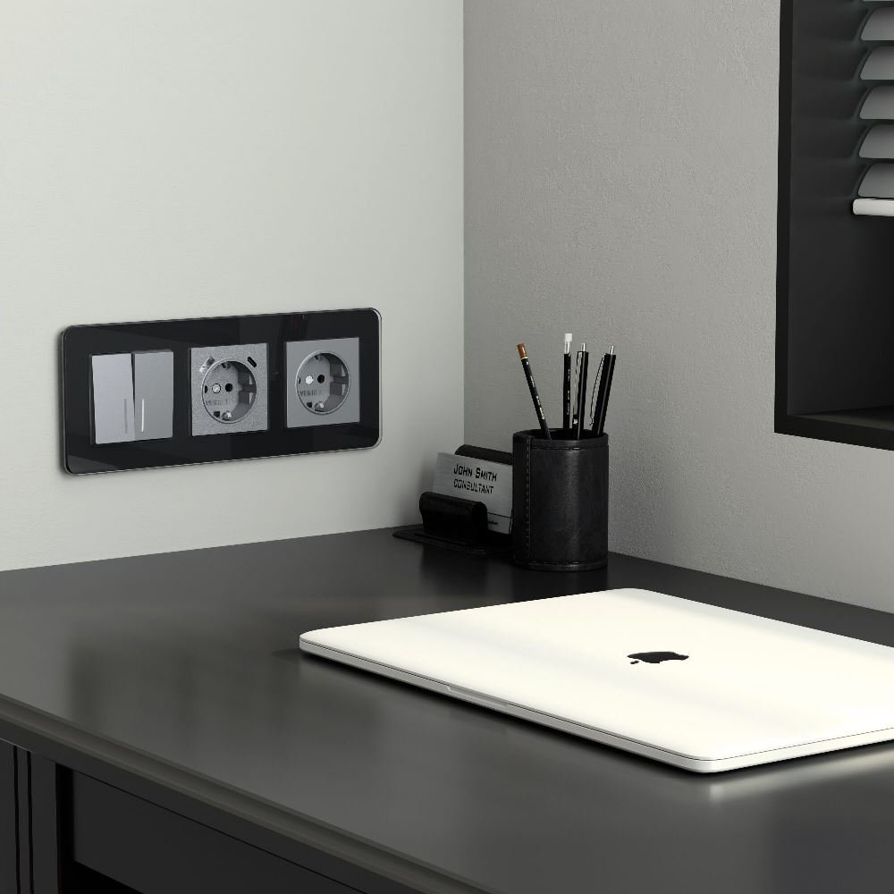 Рамка стеклянная Werkel Elite на 3 поста Черный W0032448 — изображение 2