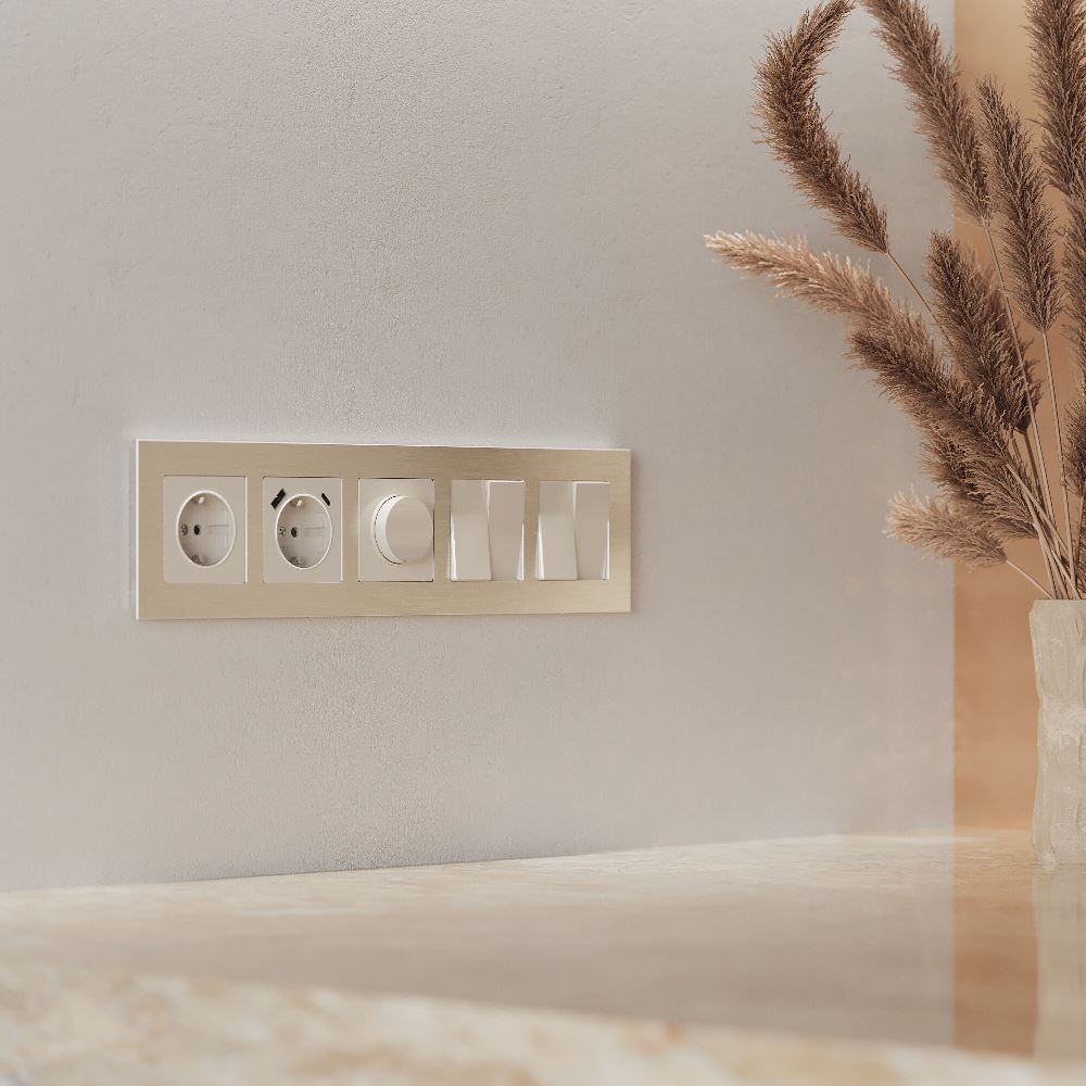 Рамка из металла Werkel AluMax на 5 постов Шампань W0053511 — изображение 3