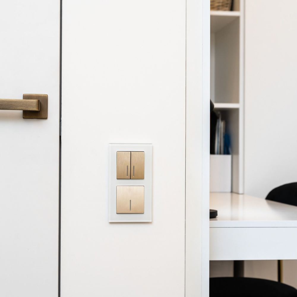 Выключатель одноклавишный встраиваемый Werkel с подсветкой Шампань рифленый W1110110 — изображение 4