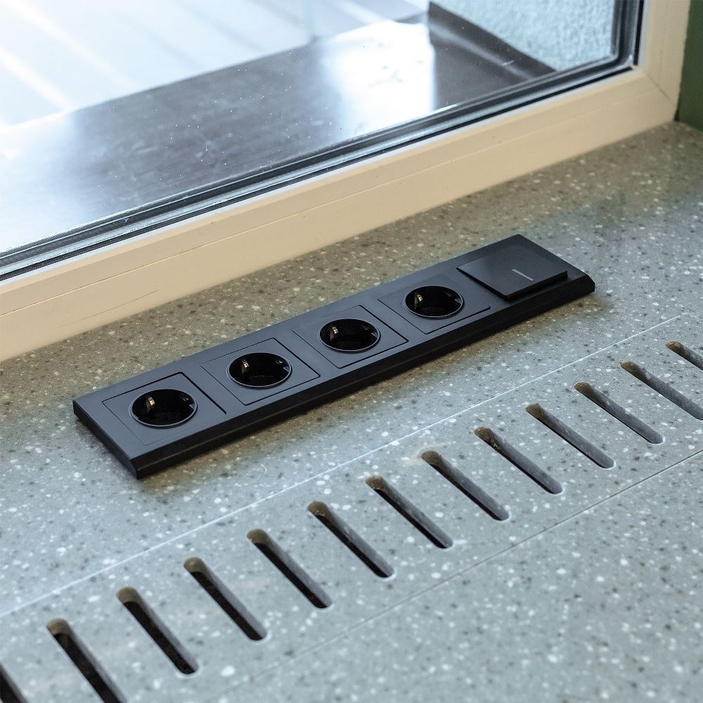 Розетка встраиваемая Werkel с заземлением, безвинтовой зажим Черный матовый W1171308 — изображение 2